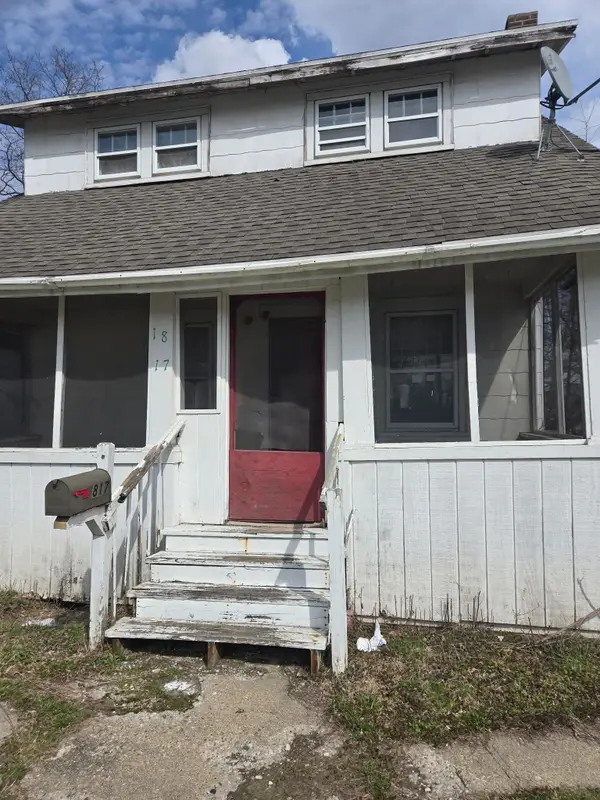 1817 Maplewood AVE, Lansing, MI 48910