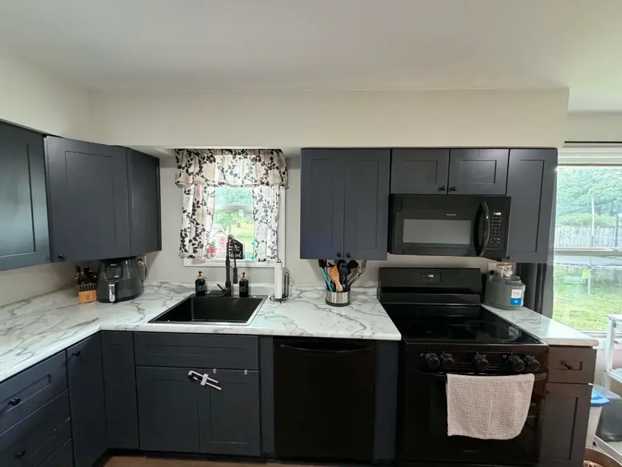 302 N Kingsley ST, Corunna, MI 48817 - #3