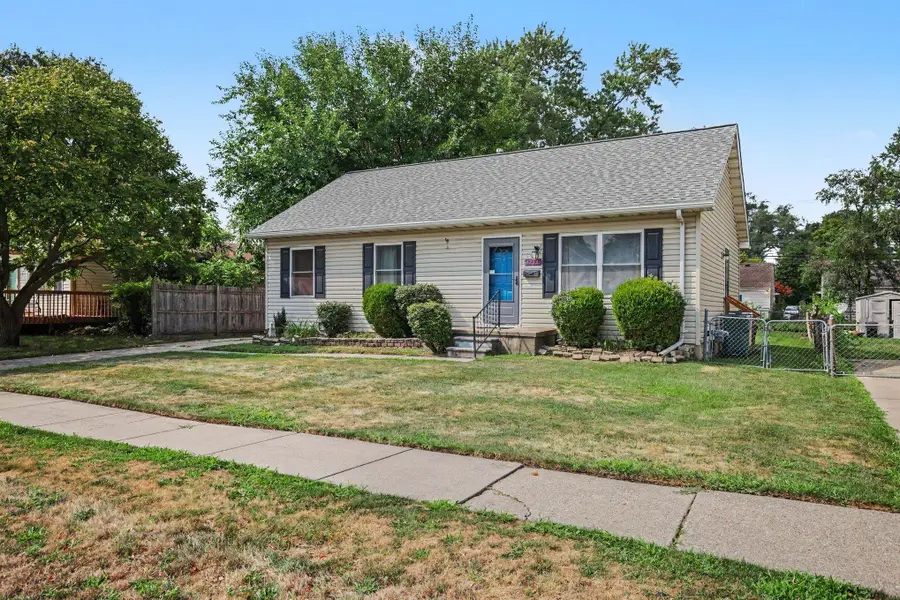 1753 E Evelyn AVE, Hazel Park, MI 48030 - #2
