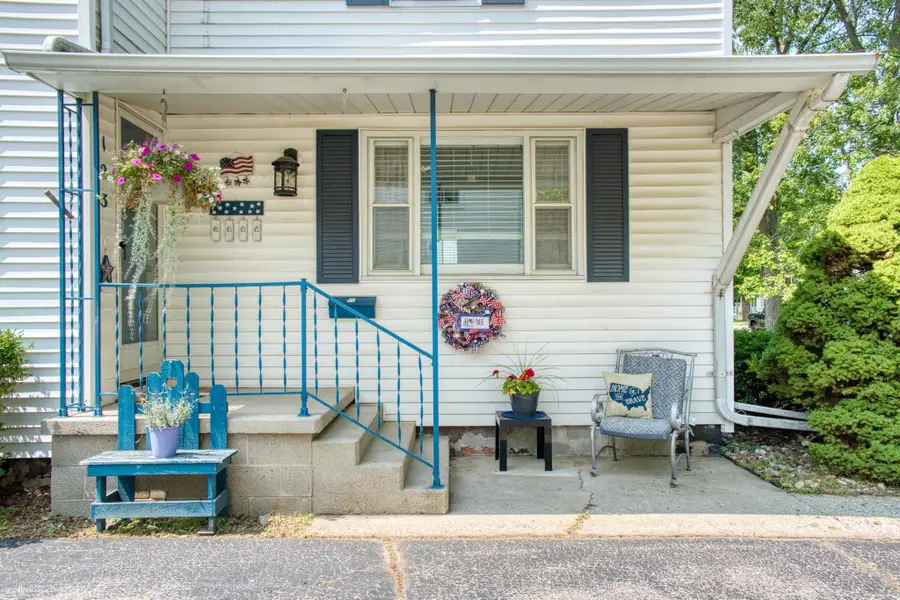 123 Floral AVE, Saint Johns, MI 48879 - #2