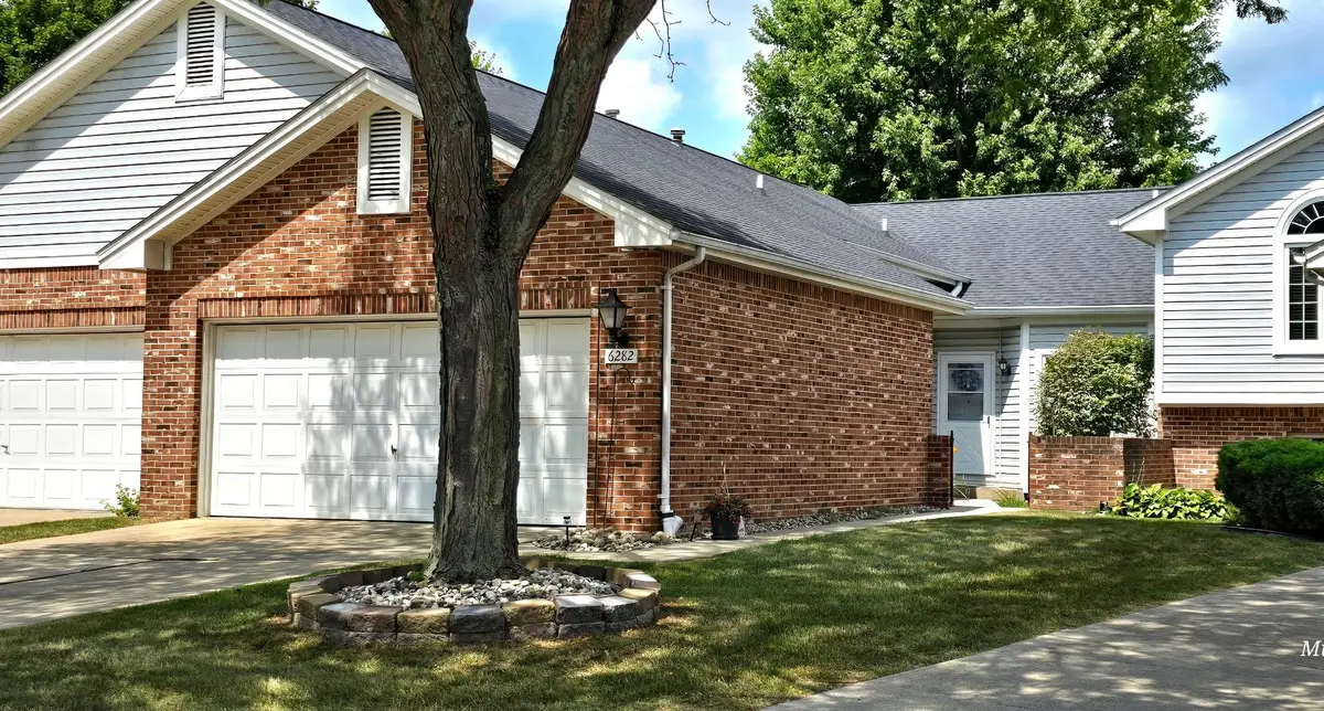 6282 Squire Lake DR, Flushing, MI 48433 - #1
