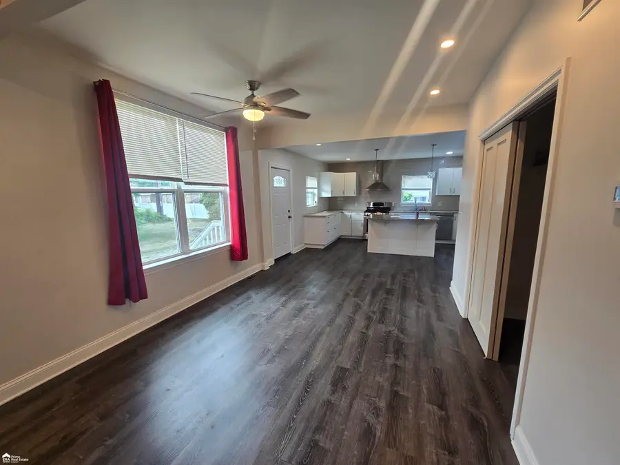 1001 Coutant ST, Flushing, MI 48433 - #3