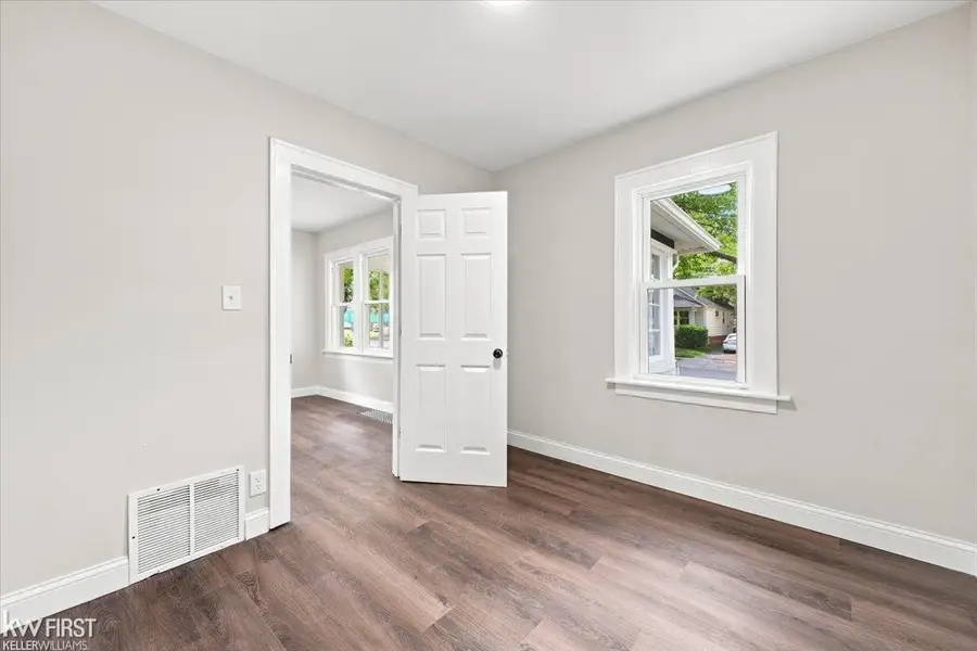 40 W Colgate AVE, Pontiac, MI 48340 - #2