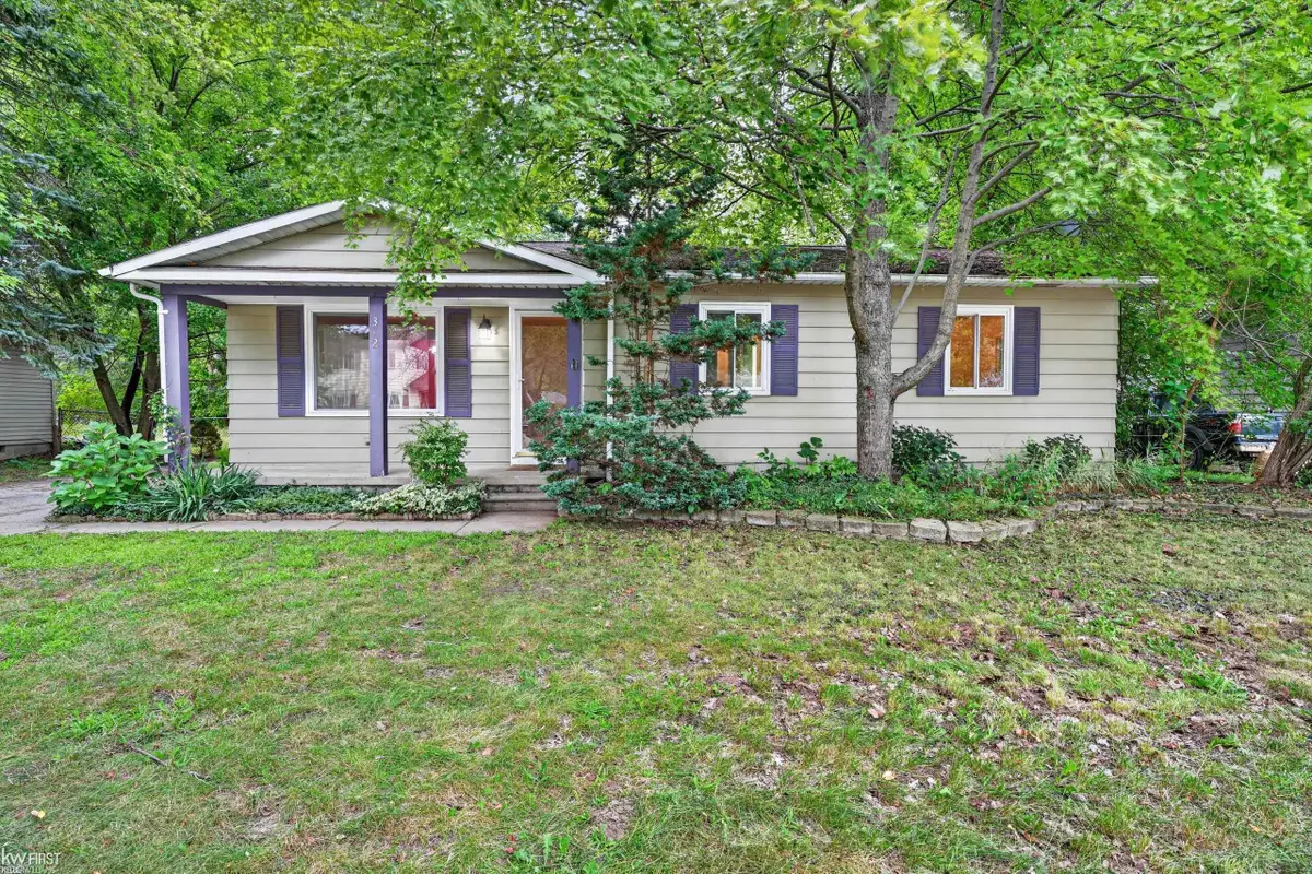 312 Fairfield AVE, Holly, MI 48442 - #1