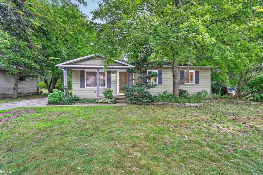 312 Fairfield AVE, Holly, MI 48442 - #2