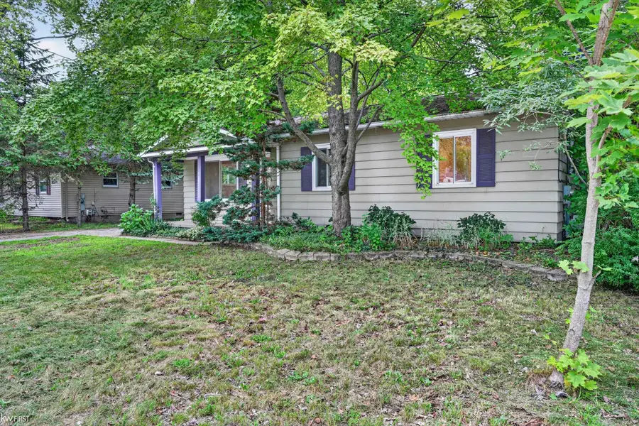 312 Fairfield AVE, Holly, MI 48442 - #3