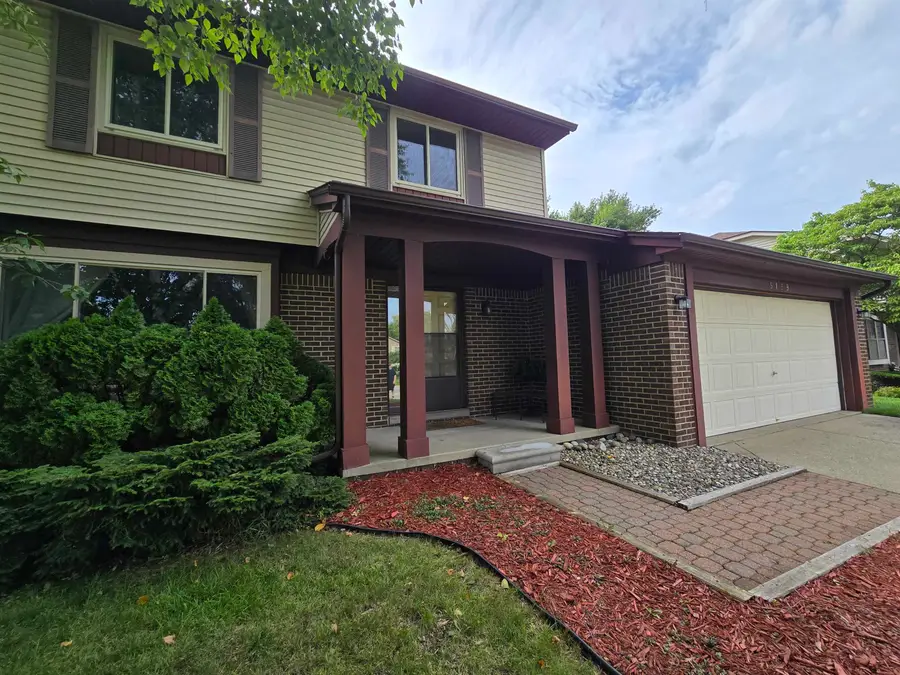 5189 Old Cove RD, Clarkston, MI 48346 - #2