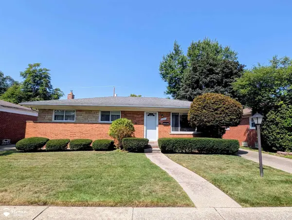 8901 San Jose AVE, Redford, MI 48239