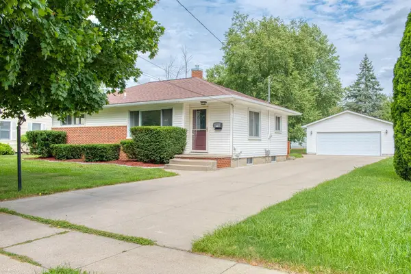 948 N Park ST, Owosso, MI 48867