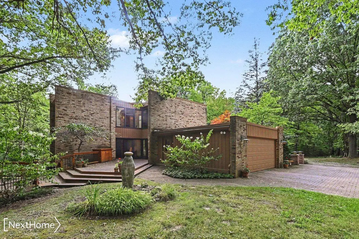 785 S Van RD, Holly, MI 48442 - #1