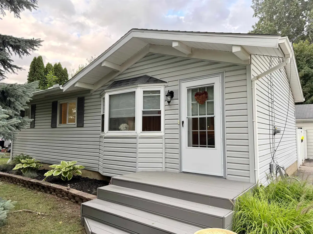 2383 Miami Beach DR, Flint, MI 48507 - #1