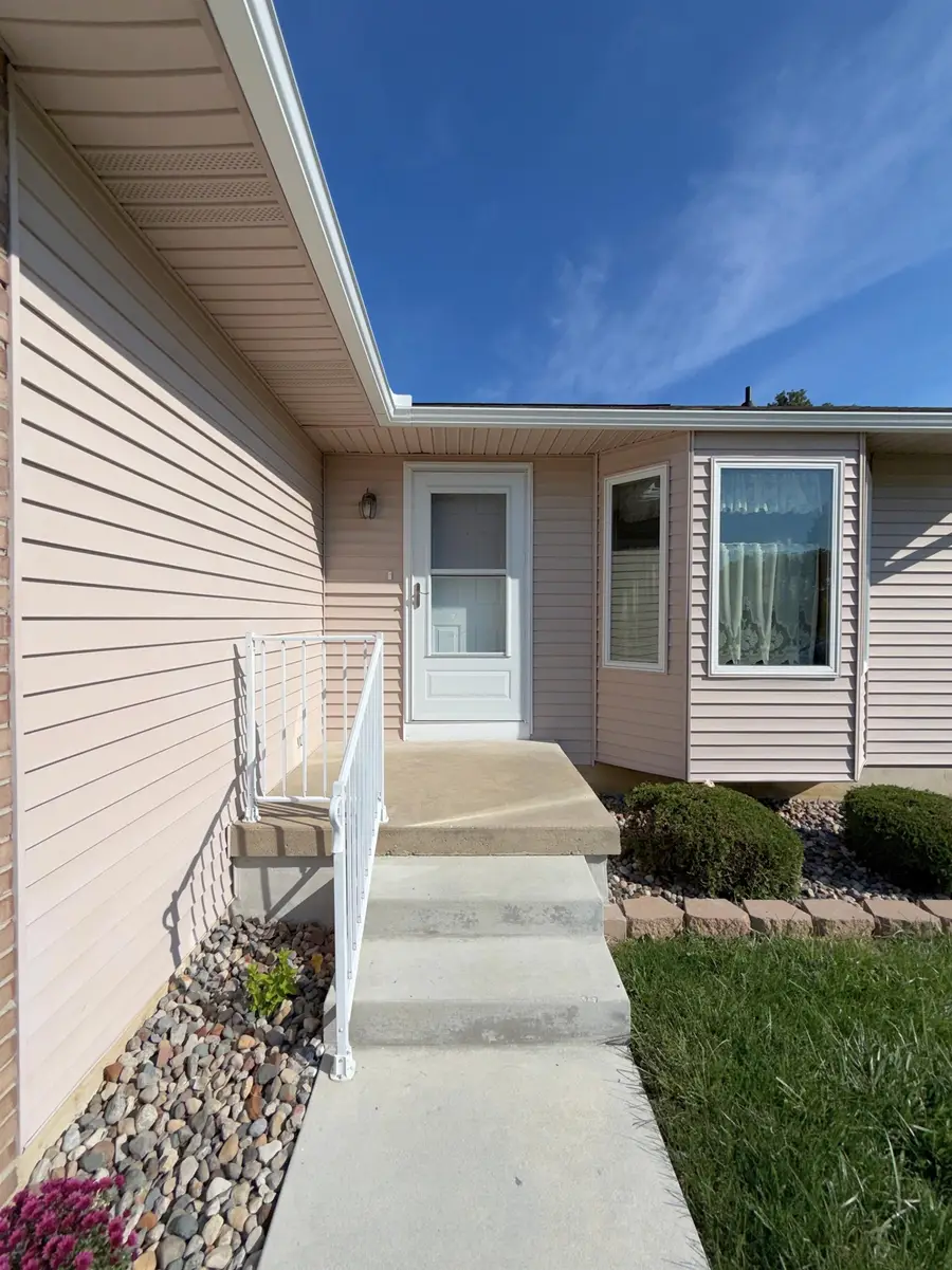4440 Springbrook DR, Swartz Creek, MI 48473 - #3