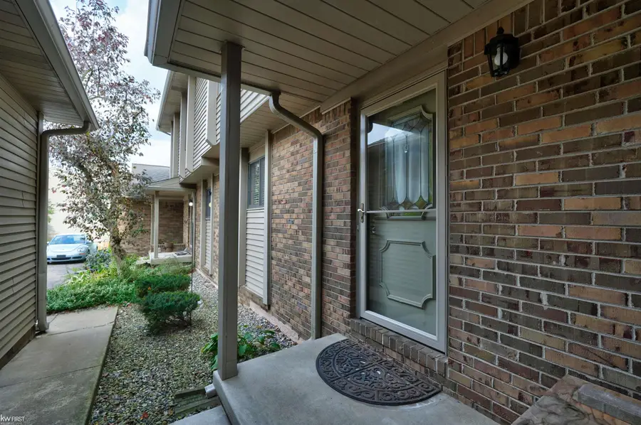 8519 Pepper Ridge DR, Grand Blanc, MI 48439 - #2
