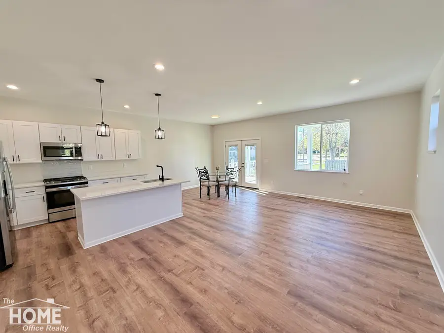 1046 S Pearce ST, Owosso, MI 48867 - #2