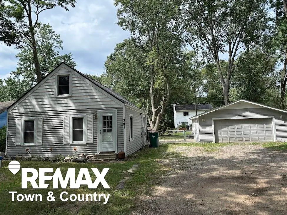 3238 Newton RD, Commerce Township, MI 48382 - #1