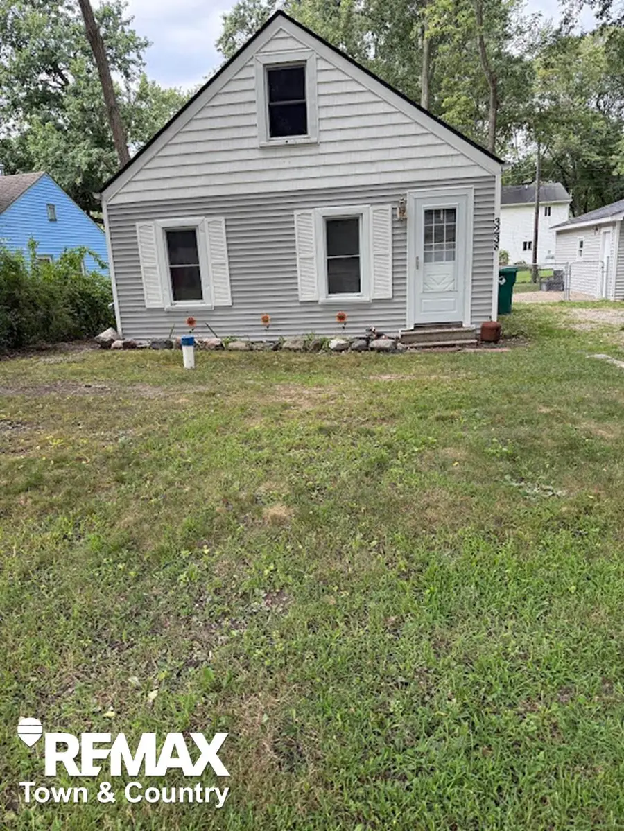 3238 Newton RD, Commerce Township, MI 48382 - #2