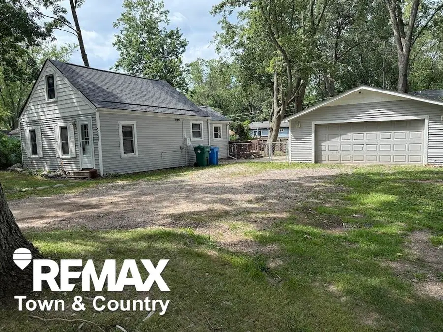 3238 Newton RD, Commerce Township, MI 48382 - #3