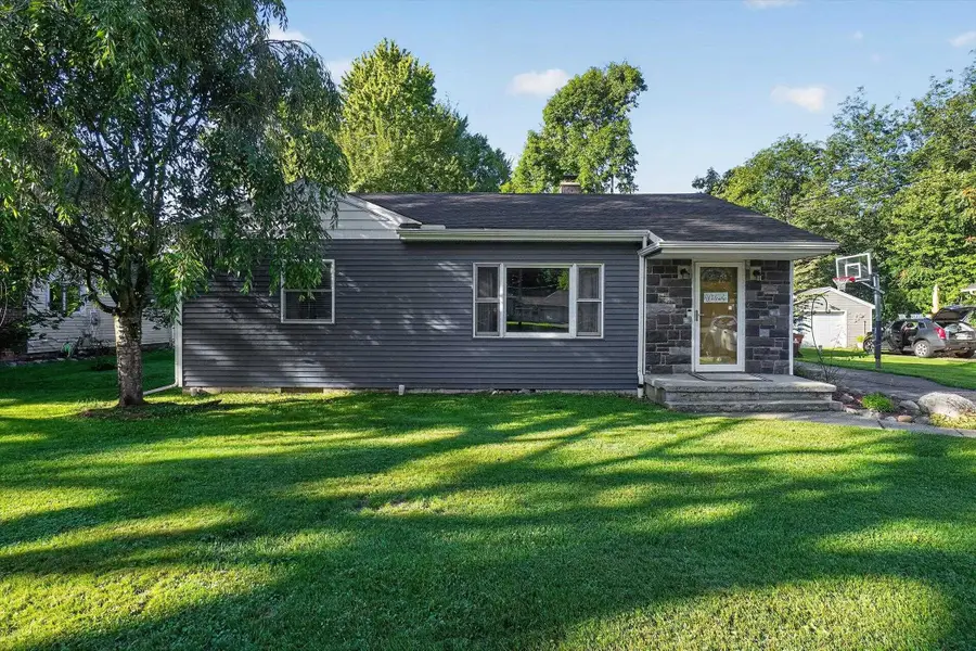 616 E Grand River RD, Laingsburg, MI 48848 - #3