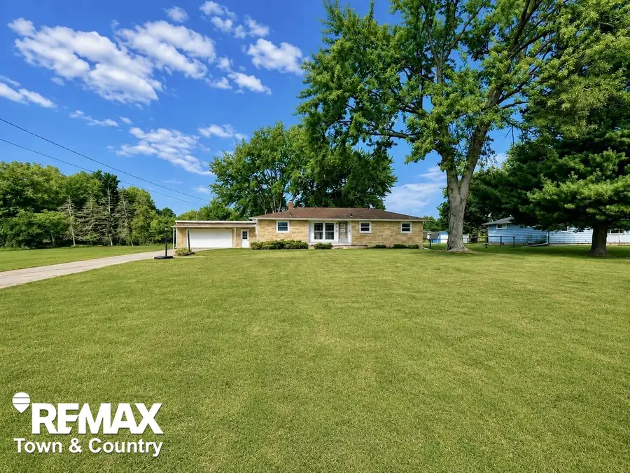 626 S Mckinley RD, Flushing, MI 48433 - #2