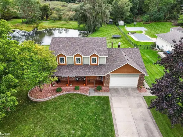 1269 Lake Valley DR, Fenton, MI 48430