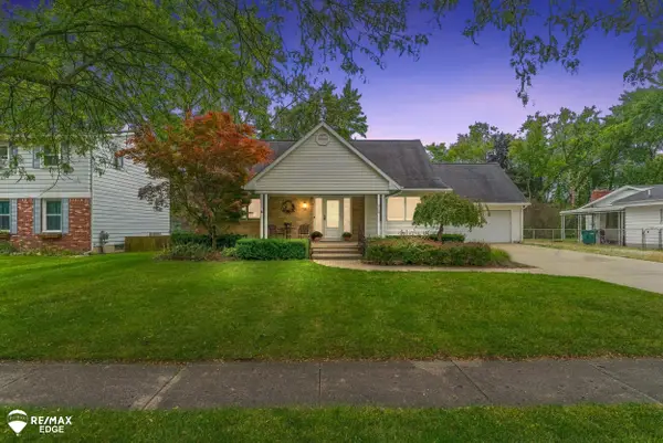 314 Cedarwood DR, Flushing, MI 48433