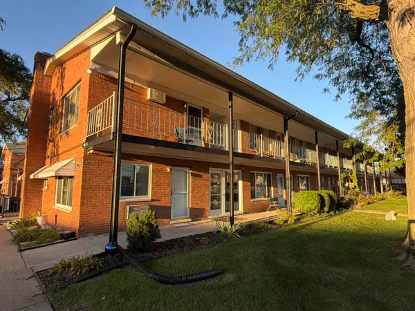 2121 Clawson AVE, RoyalOak, MI 48073