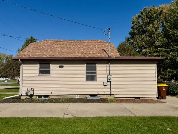 433 S Line ST, Chesaning, MI 48616