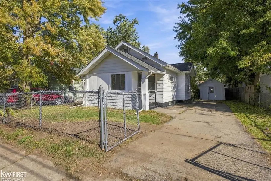 3465 Barnes AVE, Burton, MI 48529 - #3