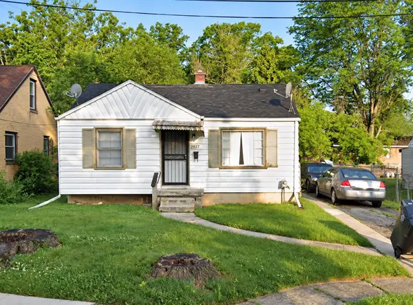 2637 Winona ST, Flint, MI 48504