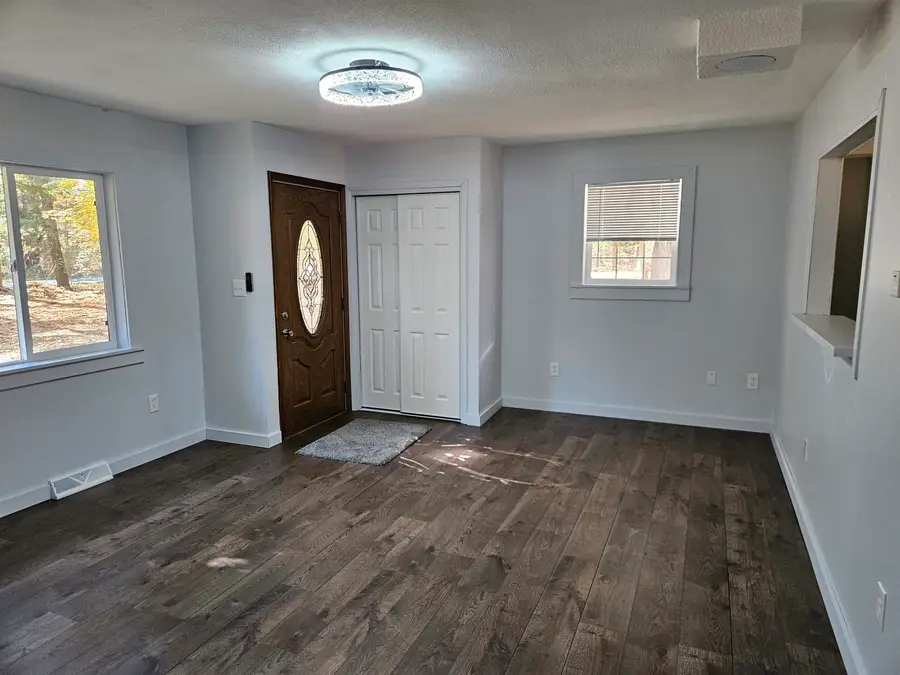 2428 W Chippewa River RD, Midland, MI 48640 - #2