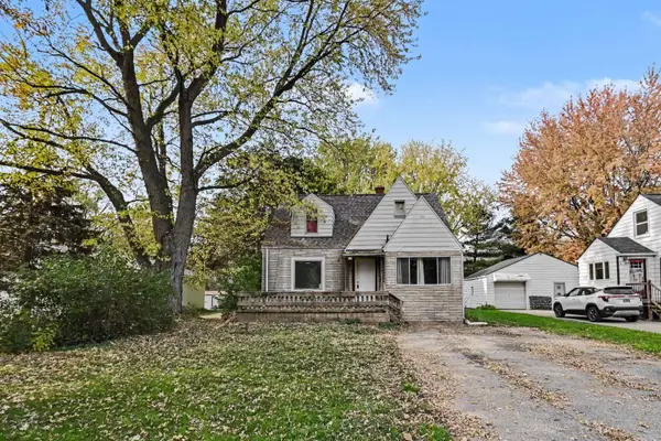 2271 Covert RD, Burton, MI 48509