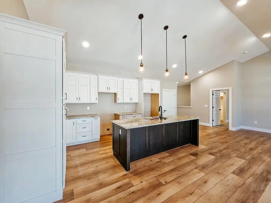 233 Auseon Court, Hillsdale, MI 49242 - Image #2