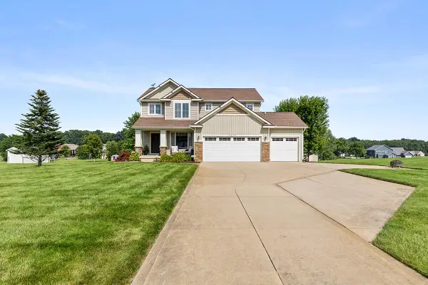 4270 Autumn Ridge Drive, Middleville, MI 49333