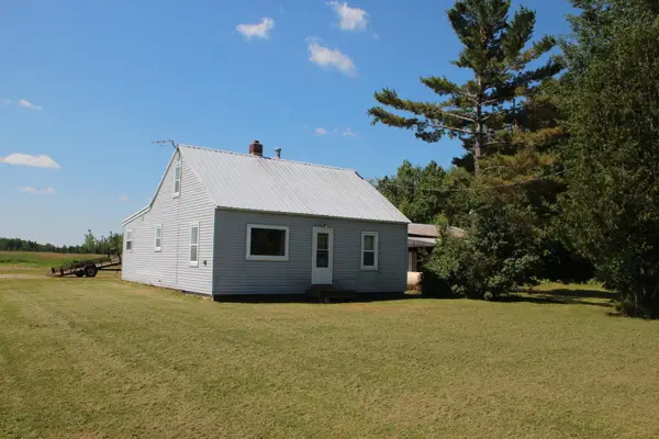 2536 E Gogomain Road, Pickford, MI 49774