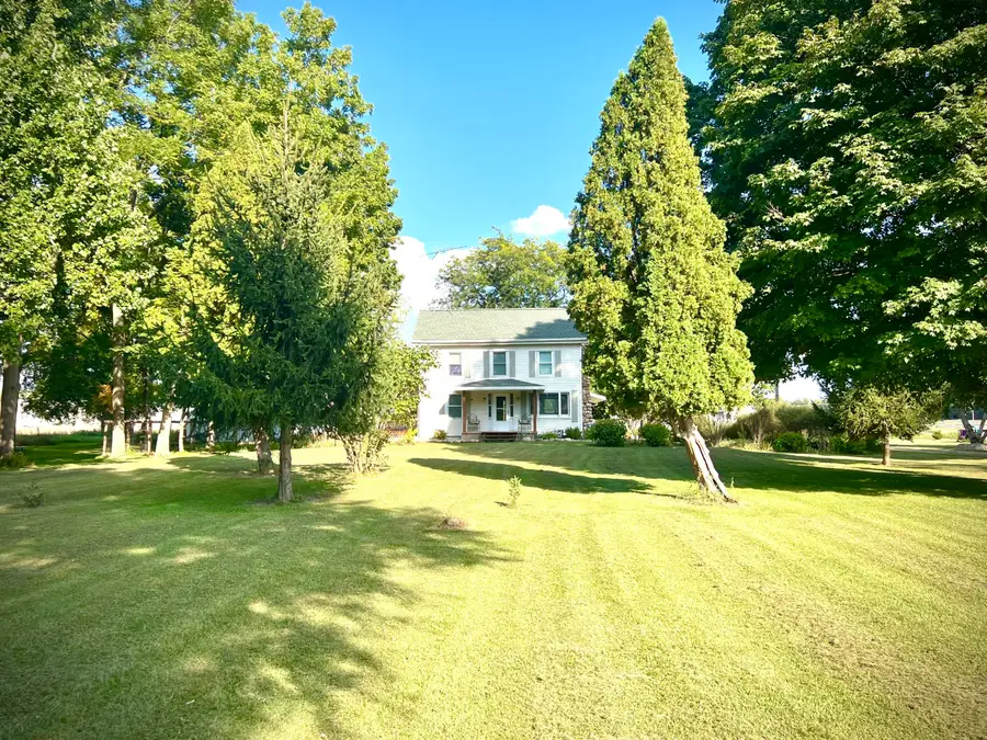 4251 Squires Road, Quincy, MI 49082 - Image #2