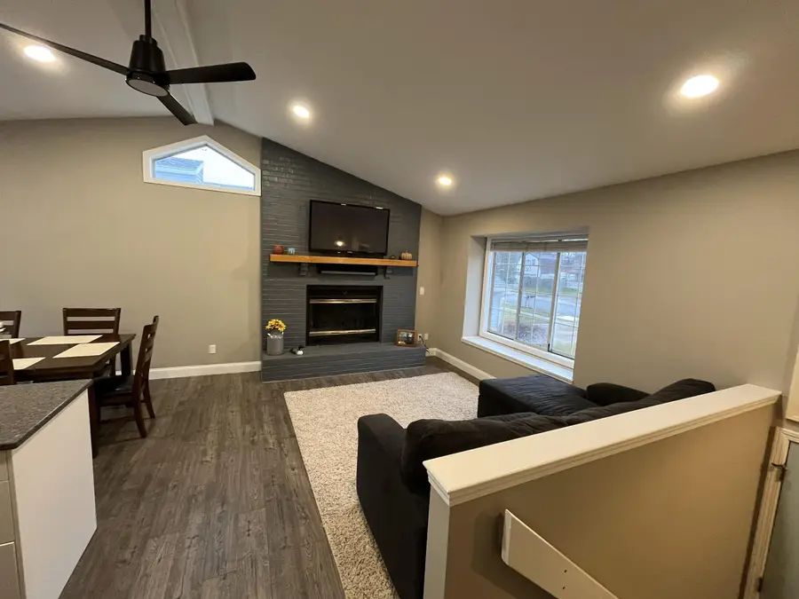 755 Springwood Drive SE, Kentwood, MI 49548 - Image #2