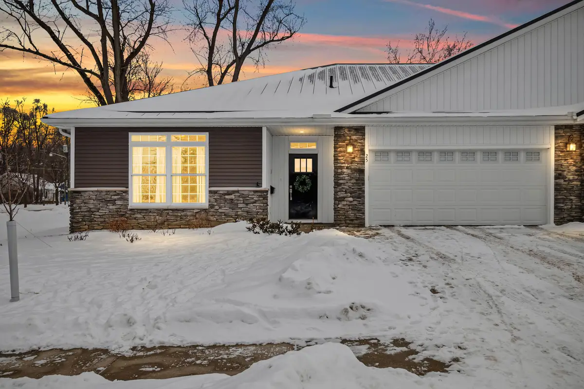 25 Hillsdale Commons Drive, Hillsdale, MI 49242 - #1