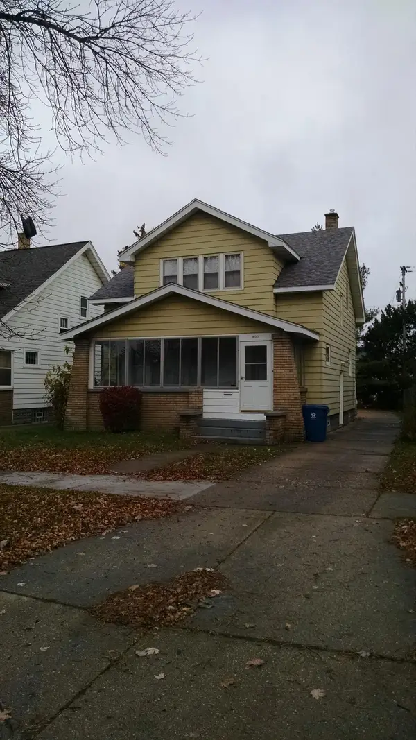 907 Lake Michigan Drive NW, GrandRapids, MI 49504