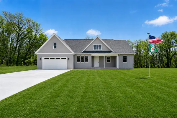 6313 Sweet Clover Hills Drive, Jonesville, MI 49250