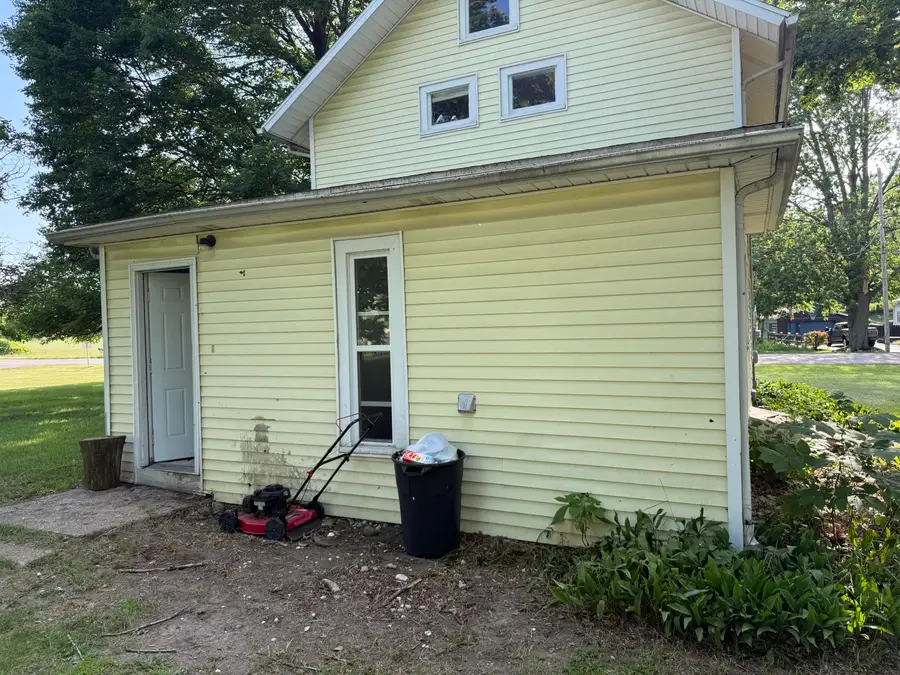 315 Reading Avenue, Jonesville, MI 49250 - #3