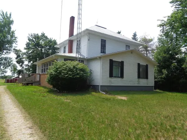 1311 E Montgomery Road, Hillsdale, MI 49242