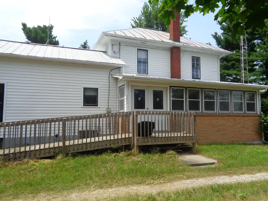 1311 E Montgomery Road, Hillsdale, MI 49242 - #3