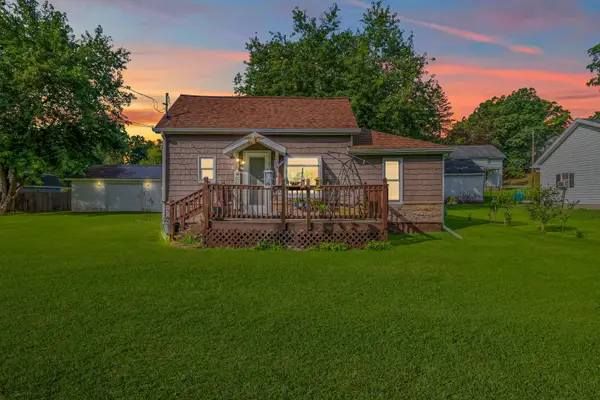 206 Bowman Street, Jonesville, MI 49250