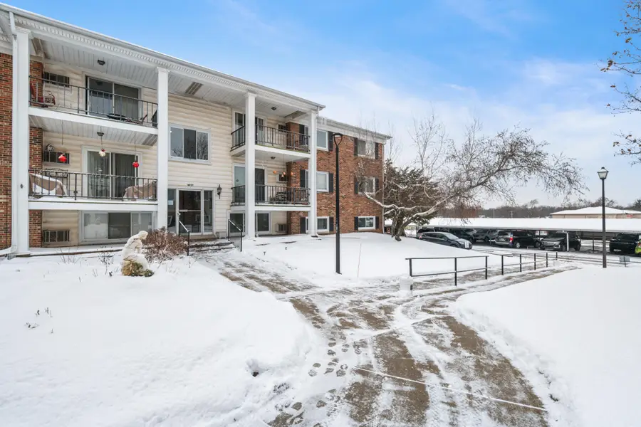 806 W Michigan Avenue Unit: 304W, Jackson, MI 49202 - Image #2