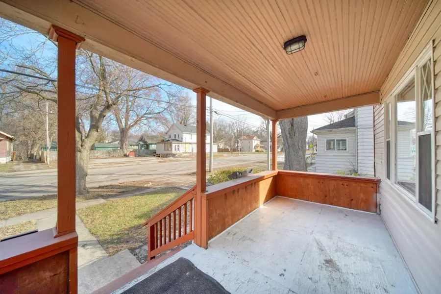 209 W High Street, Jackson, MI 49203 - #2