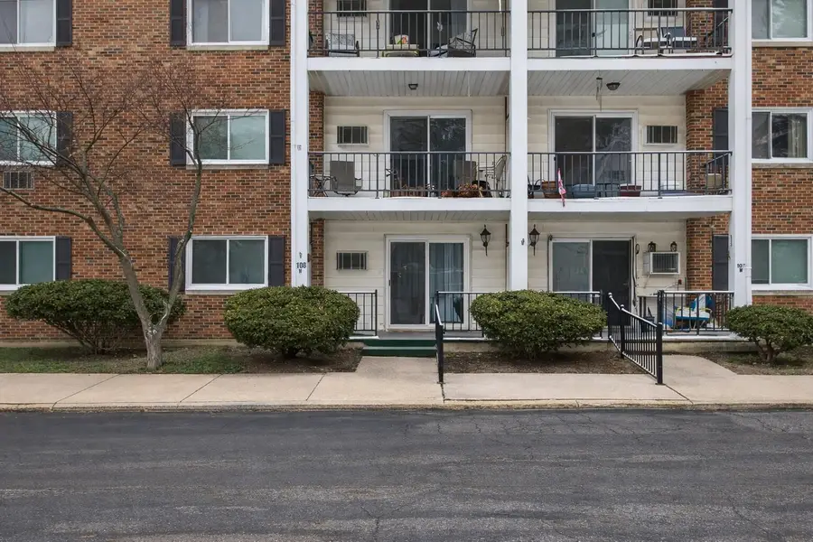 806 W Michigan Avenue Unit: 108W, Jackson, MI 49202 - #2