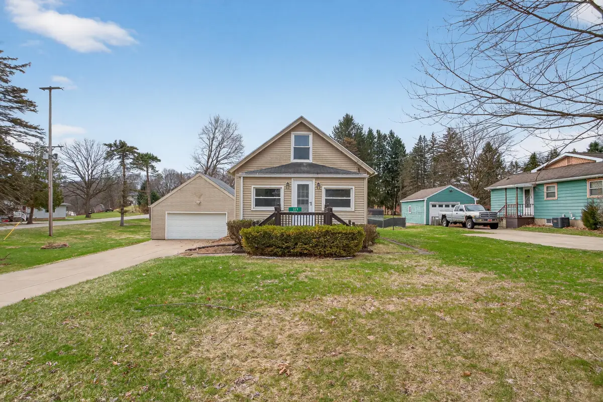 329 E Coler Street, Jackson, MI 49203 - #1