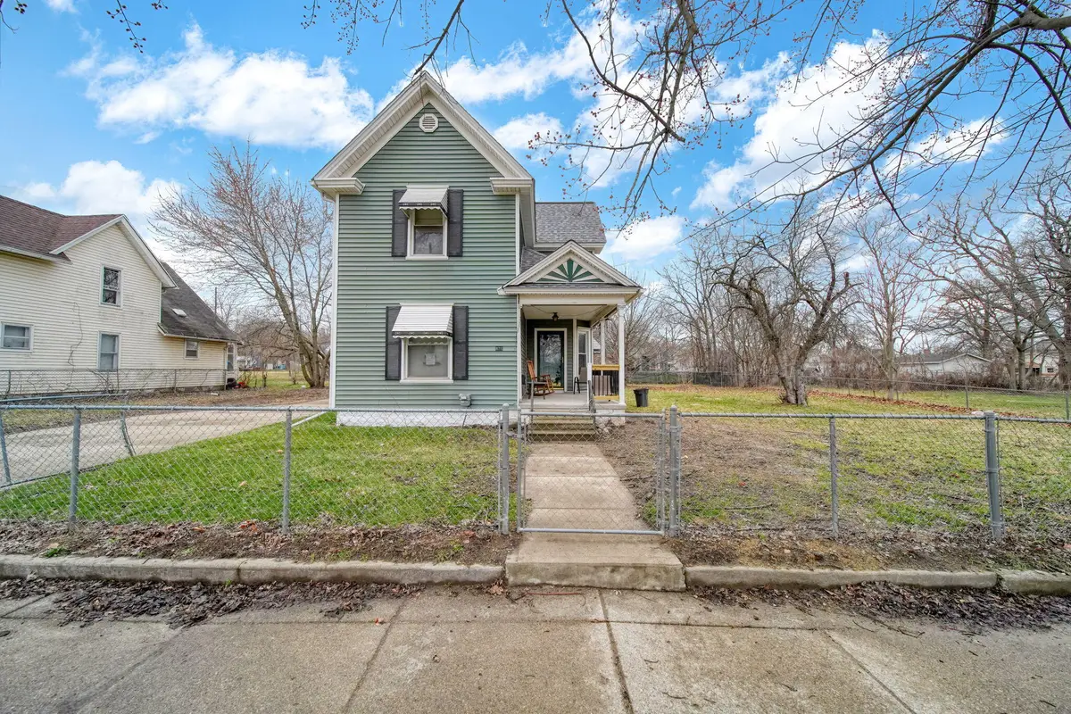 826 Carl Breeding Way, Jackson, MI 49203 - #1