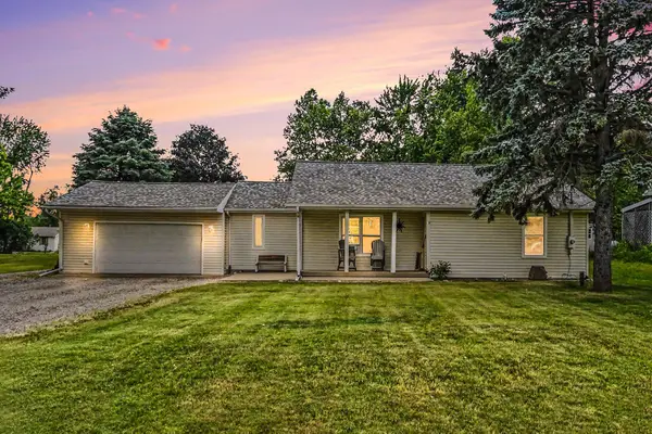 11332 Crestview Drive E, CementCity, MI 49233