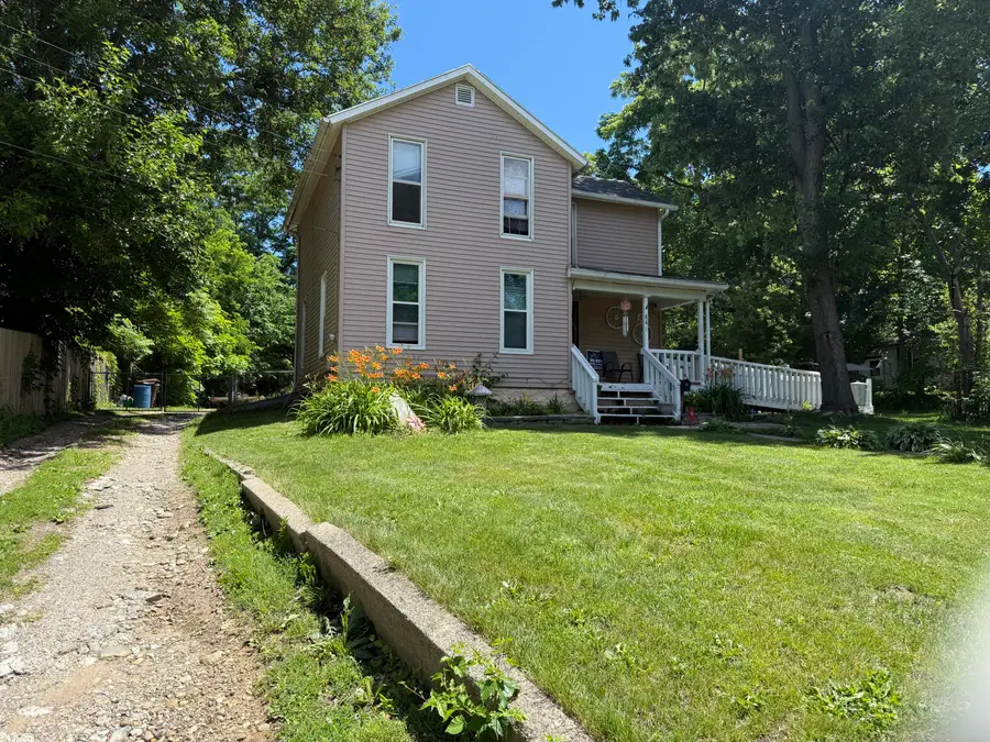 841 N Waterloo Avenue, Jackson, MI 49202 - #2